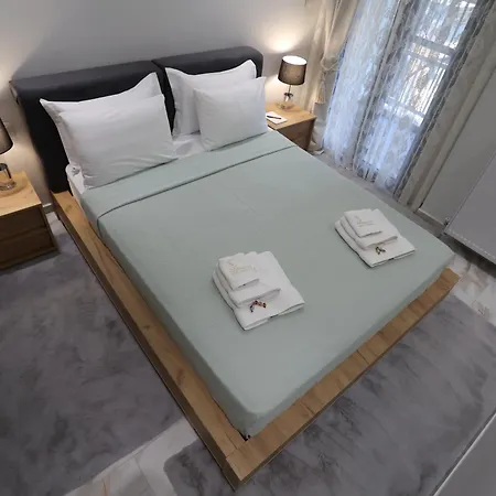 La Luxury Stelve Larissa