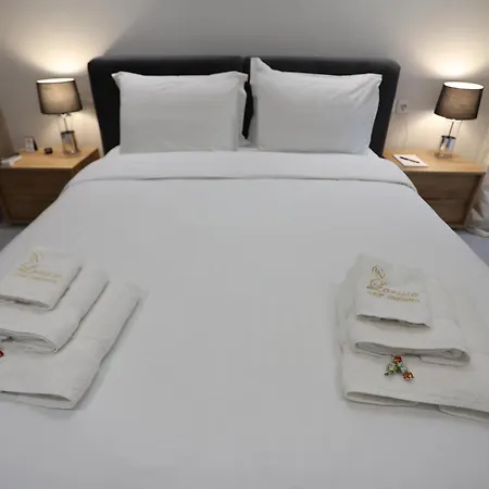 La Luxury Stelve * Larissa