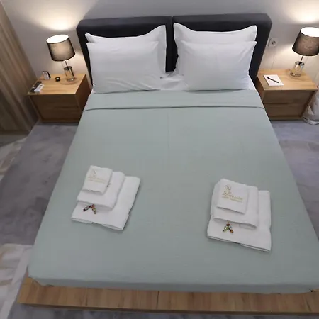 La Luxury Stelve لاريسا